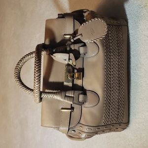 GUCCI BAG SIZE LARGE COLOR TAN LEATHER 100% AUTHENTIC NEW NEVER BEEN WORN